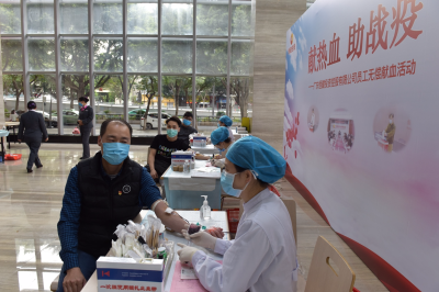 正妹av
公司干部职工积极参与无偿献血2.JPG