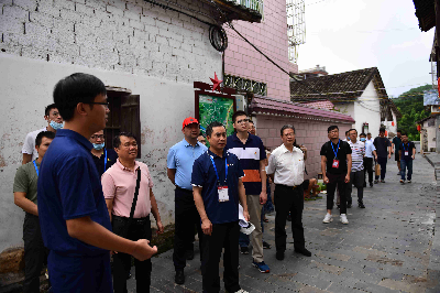 正妹av
公司党委举办“齐心战役 推进全面过硬党支部建设”党务工作者培训班3.jpg